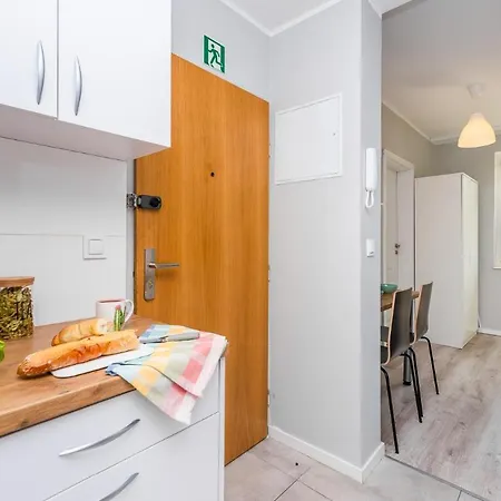 Bo-mi Wakacyjne - Ergo Arena -zabianka - Jelitkowo Homestay *